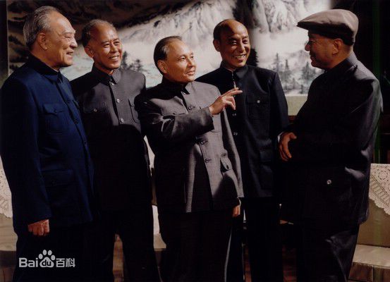 卢奇扮演的邓小平