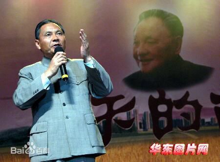 《卢奇》封面图片