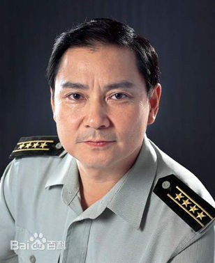 《卢奇》封面图片