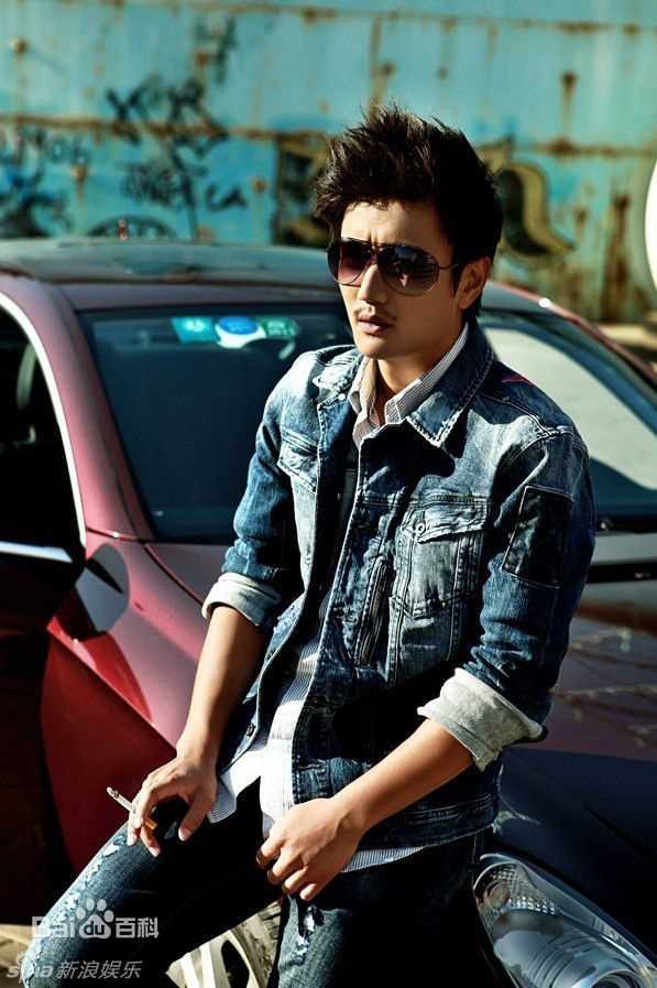 叶静(Ye Jing)汽车时尚大片性感图片图集