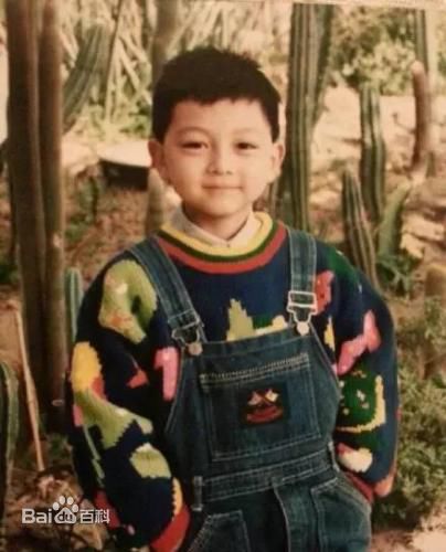 张晓谦童年照
