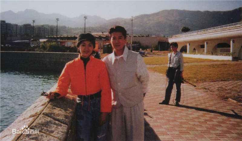 主持《星光伴我心》