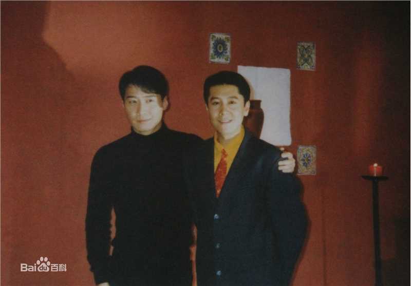 主持《星光伴我心》