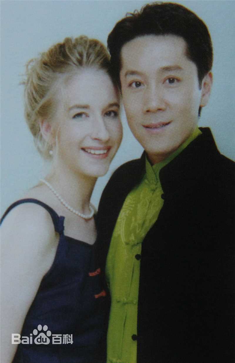 《蔡国庆》封面图片