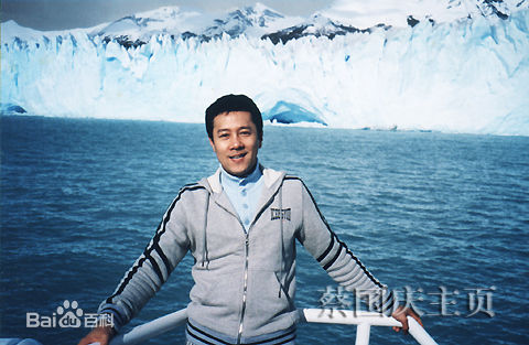 《蔡国庆》封面图片