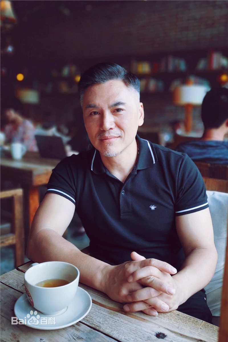 《淳于珊珊》生活照