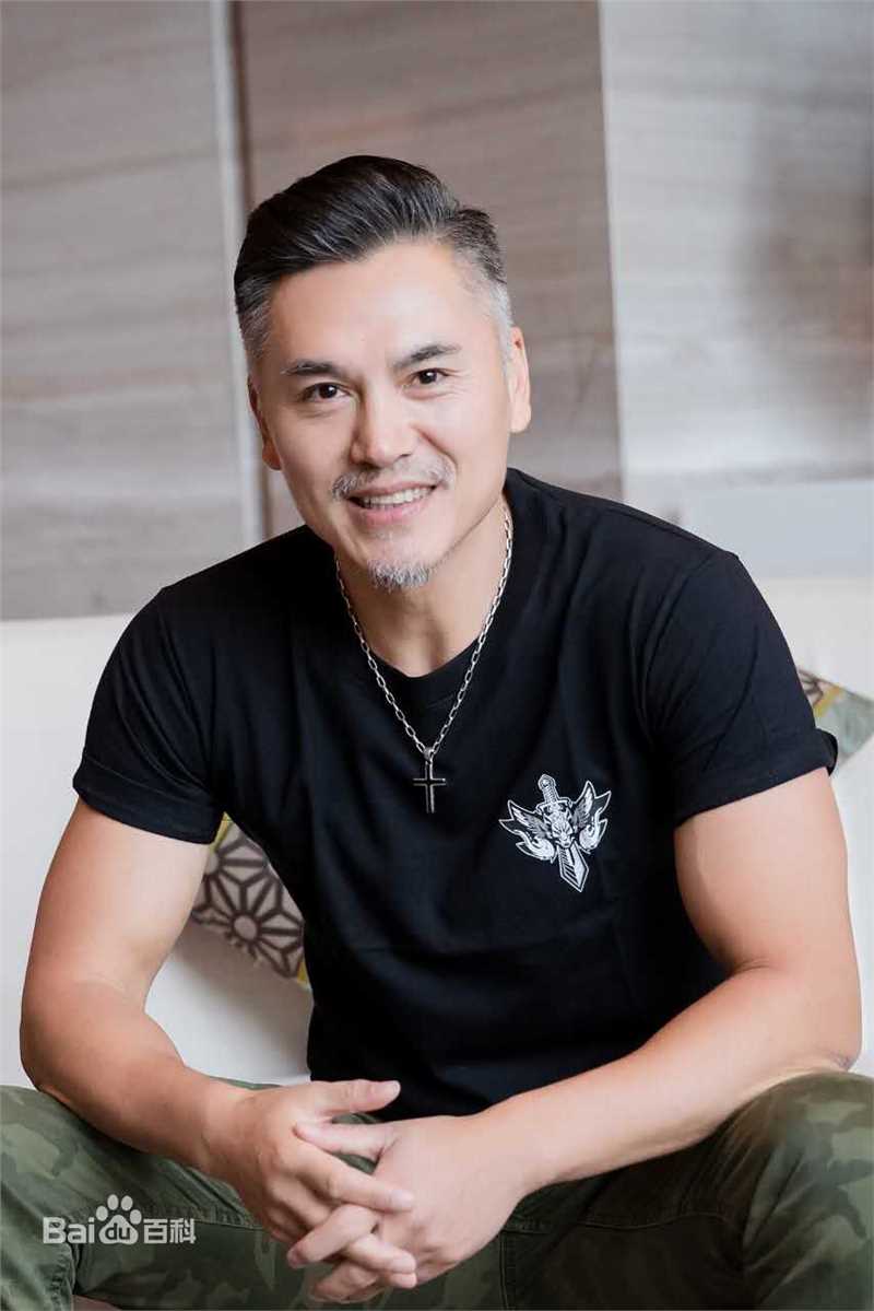 《淳于珊珊》封面图片