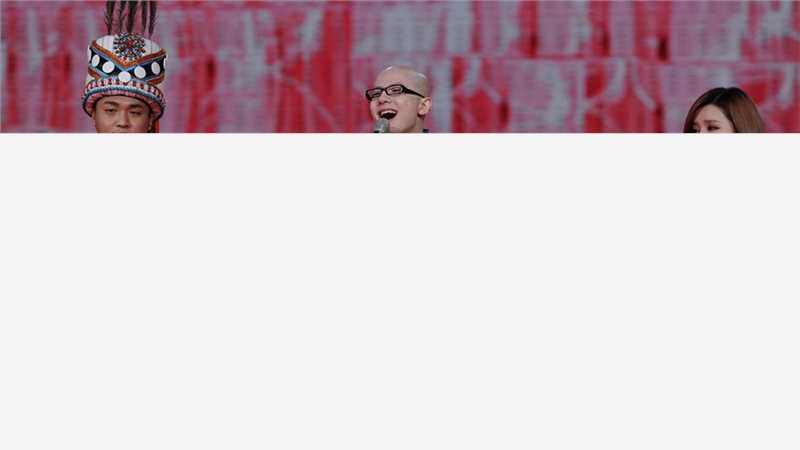 最新平安(Anson)在CCTV蛇年春晚 演唱《我爱你中国》中的图集