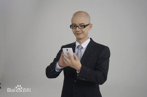 平安(Anson)在《1+1爱传递》公益宣传片中的