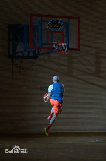 平安(Anson)在《1+1爱传递》公益宣传片中的