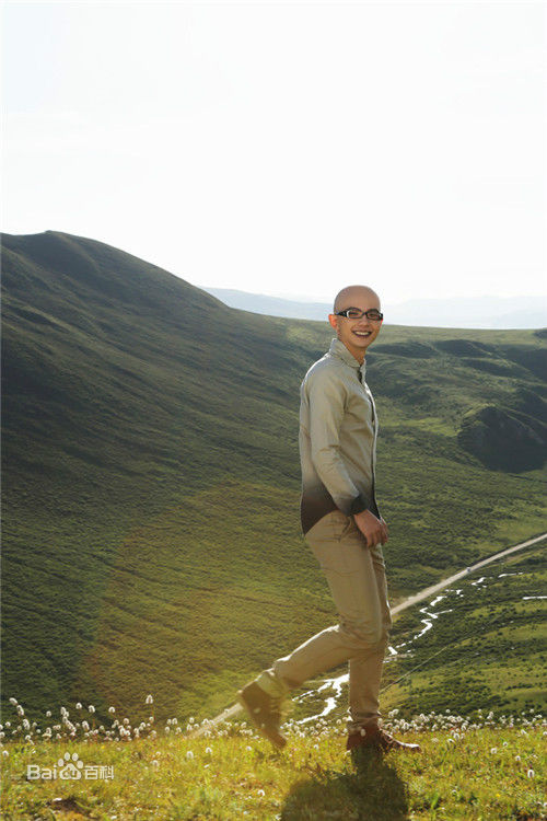 精选平安(Anson)在暖心献唱《星星不眨眼》中的图册