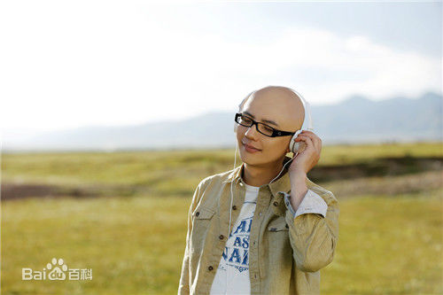 精选平安(Anson)在暖心献唱《星星不眨眼》中的图册