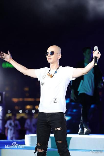 平安(Anson)2016深圳演唱会图片图集