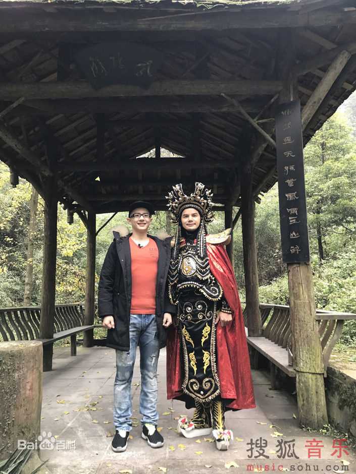 平安(Anson)拜师学川剧变脸壁纸壁纸