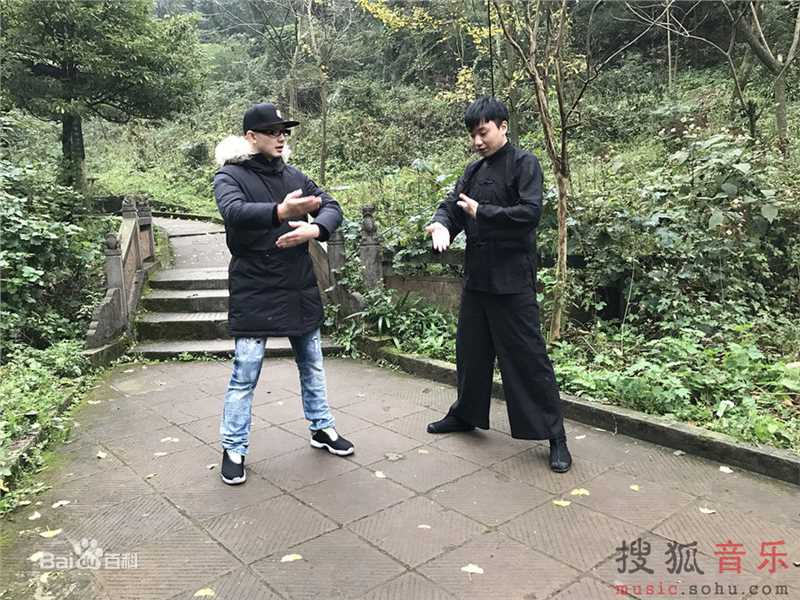 平安(Anson)拜师学川剧变脸壁纸壁纸