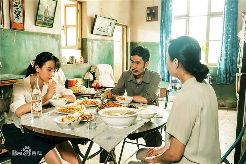 最全成泰燊(chéng tài shēn)在《解忧杂货店》饰演秦朗父亲中的相册