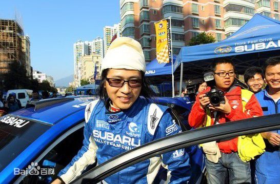 韩寒参加2011CTCC赛车