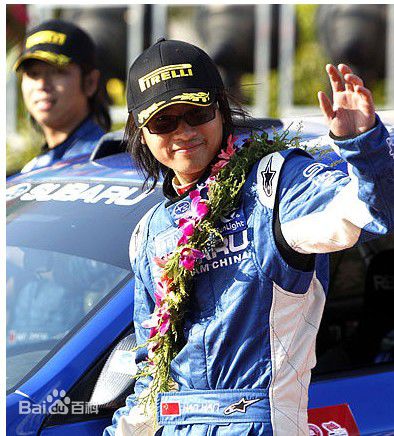 韩寒参加2011CTCC赛车