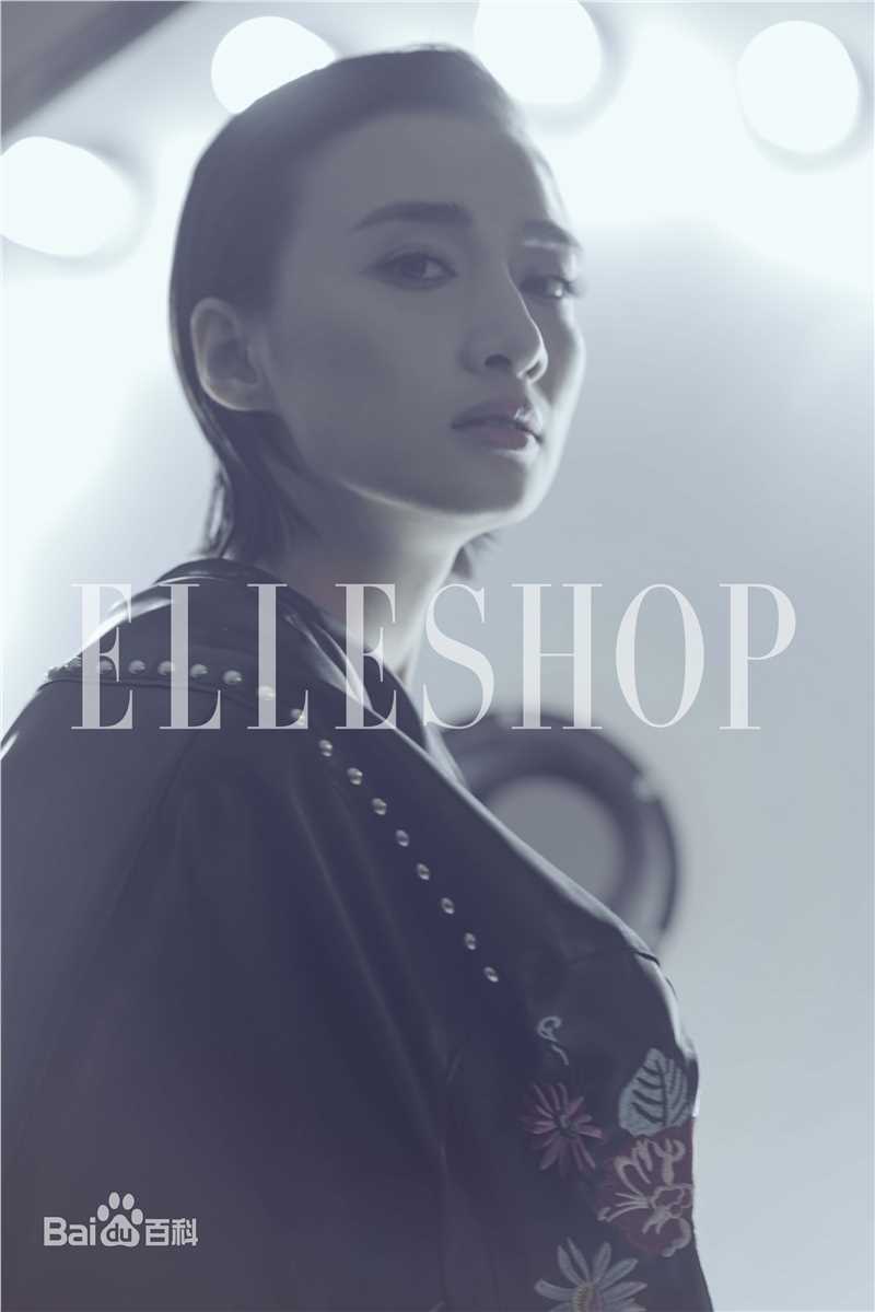 冯文娟(Joyce)最新《街拍》壁纸