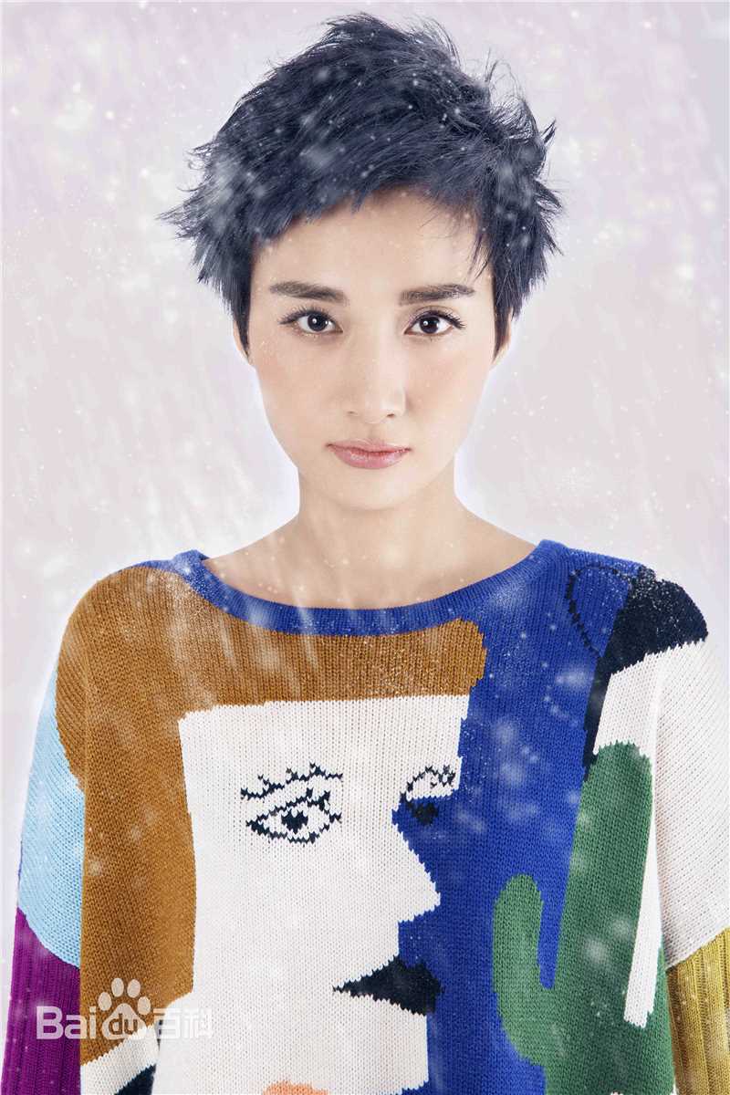 冯文娟(Joyce)最新《街拍》壁纸