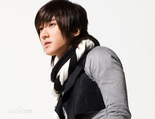 崔始源(Choi Siwon)专辑造型素颜照相册