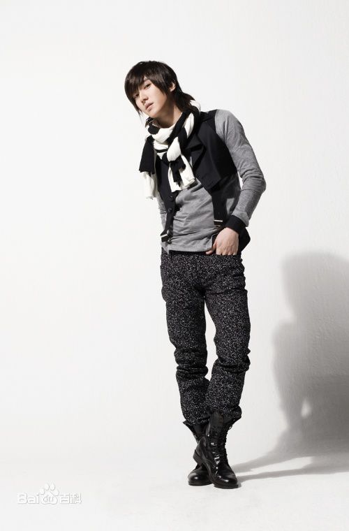 崔始源(Choi Siwon)专辑造型素颜照相册