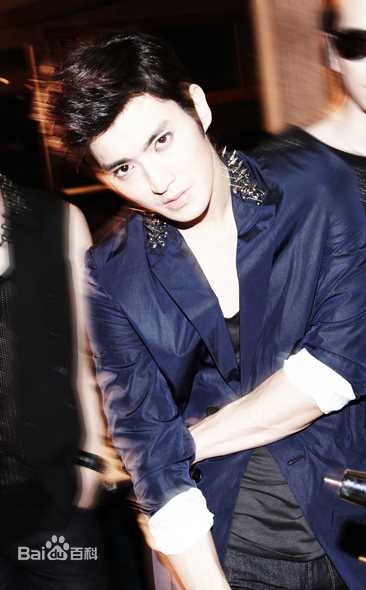 崔始源(Choi Siwon)专辑造型素颜照相册