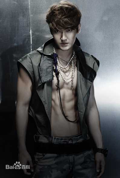 崔始源(Choi Siwon)专辑造型素颜照相册