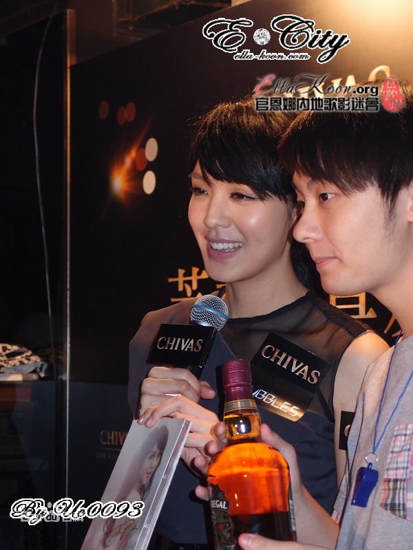 官恩娜(Ella Koon)舞台演出壁纸壁纸