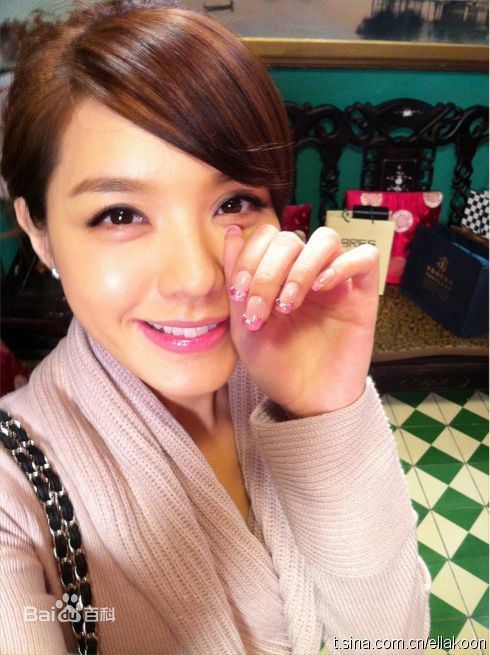 最优质官恩娜(Ella Koon)在《有房出租》相关图片中的