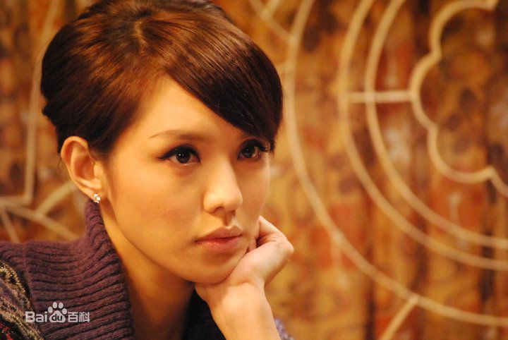 最优质官恩娜(Ella Koon)在《有房出租》相关图片中的