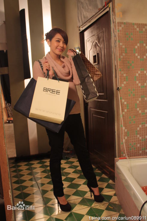 最优质官恩娜(Ella Koon)在《有房出租》相关图片中的