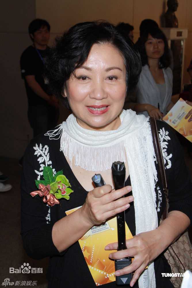 最新鲍起静(Nina Paw，Paw Hee-Ching)精彩图册