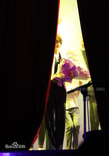 精选朱丹(Dani)在参演舞台剧《女人一定要有钱吗》中的图册