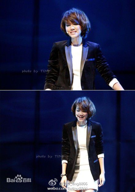 精选朱丹(Dani)在参演舞台剧《女人一定要有钱吗》中的图册