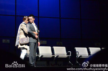 精选朱丹(Dani)在参演舞台剧《女人一定要有钱吗》中的图册