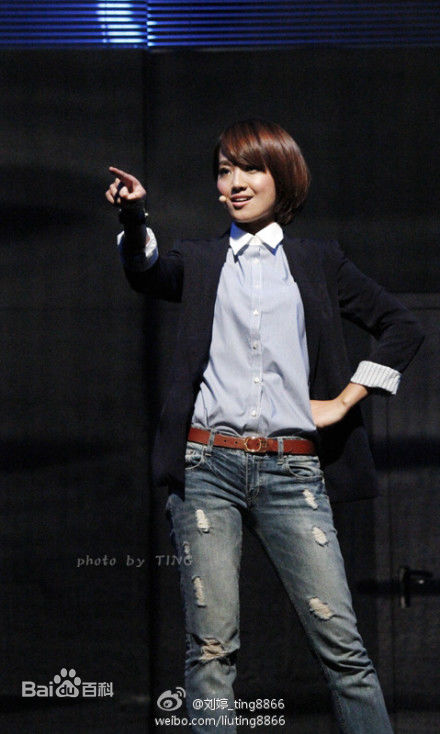 精选朱丹(Dani)在参演舞台剧《女人一定要有钱吗》中的图册