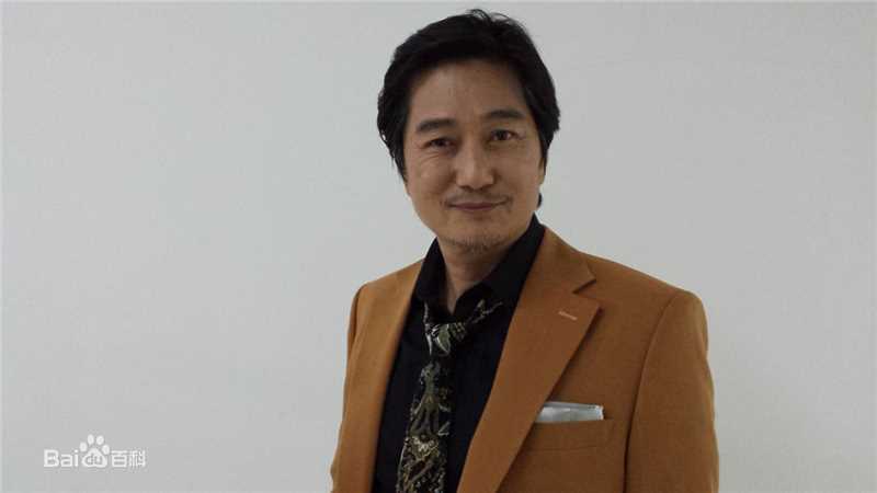 最全连晋(Teddy)在电影《钱在路上》中的壁纸