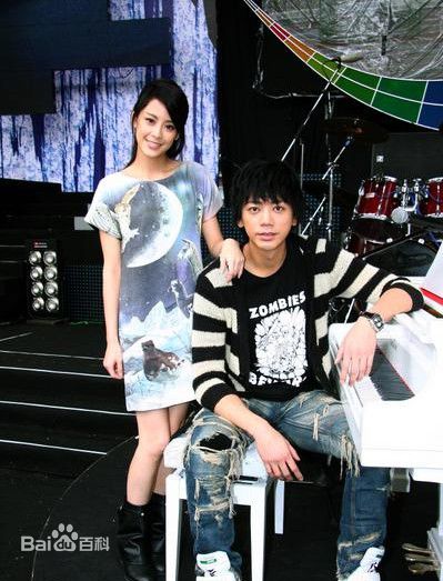 江语晨(Jessie Chiang)合照前后照片