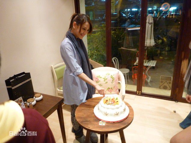 江语晨(Jessie Chiang)2010年生日会照壁纸壁纸