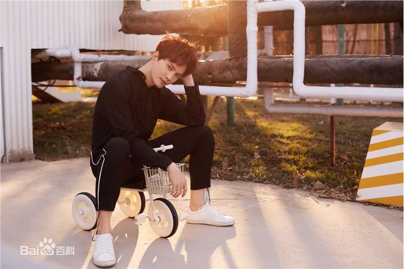 徐正溪(JeremyJones)精选《昕薇》杂志大片图册