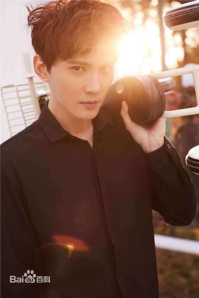 徐正溪(JeremyJones)精选《昕薇》杂志大片图册