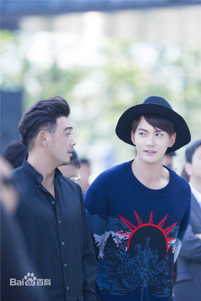 徐正溪(JeremyJones)归还世界给你壁纸壁纸