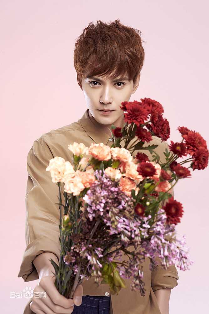 高清徐正溪(JeremyJones)在《瑞丽》大片中的图集