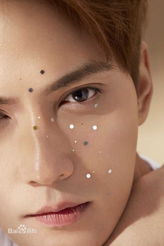 高清徐正溪(JeremyJones)在《瑞丽》大片中的图集