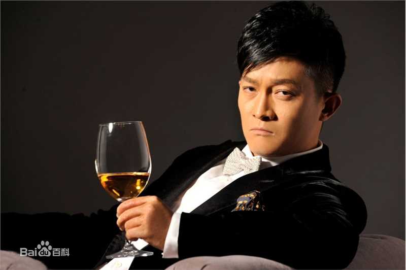 杨志刚最新帅气壁纸