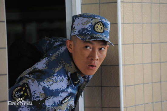 杨志刚电视剧《火蓝刀锋》最新剧照