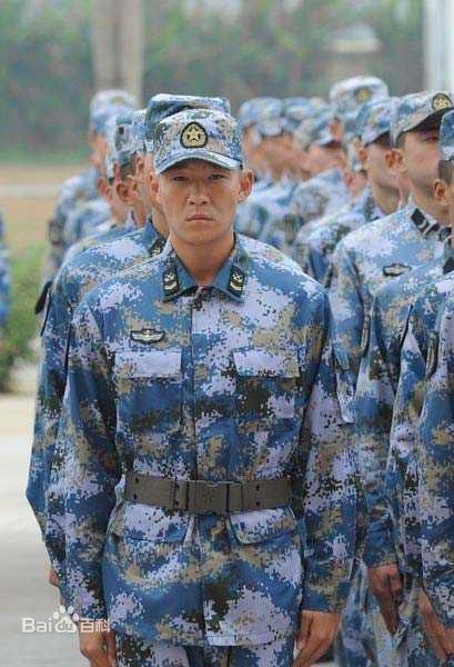 杨志刚电视剧《火蓝刀锋》最新剧照