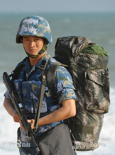 杨志刚电视剧《火蓝刀锋》最新剧照