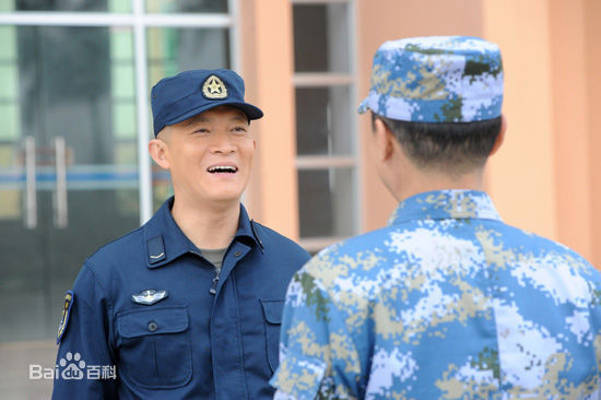 杨志刚电视剧《火蓝刀锋》最新剧照